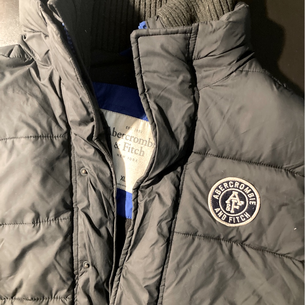 Men’s XL Vintage Abercrombie Puffer Vest with fleece lining. Black. Super warm.